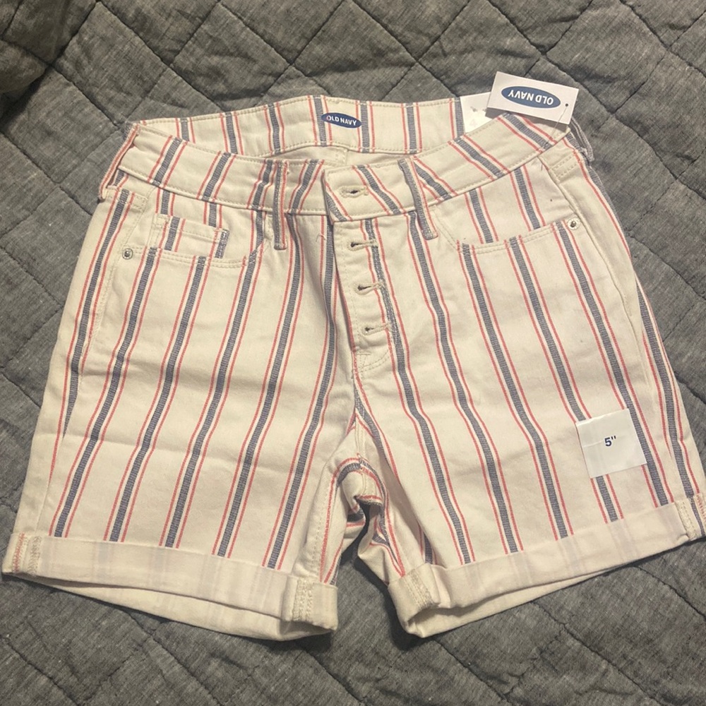 Old navy shorts - size 4 NWT